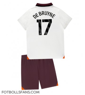Manchester City Kevin De Bruyne #17 Replika Bortatröja Barn 2023-24 Kortärmad (+ Korta byxor)